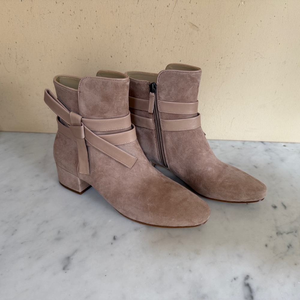 NIB Etienne Aigner Beige Ankle Boots with Strap
